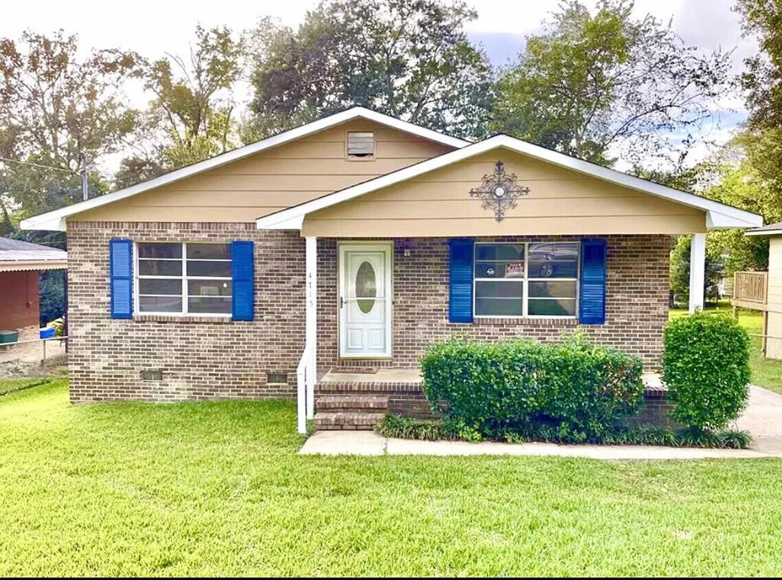 Primary Photo - 4715 18th Ave