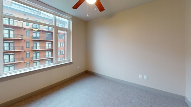 Interior Photo - TEN20