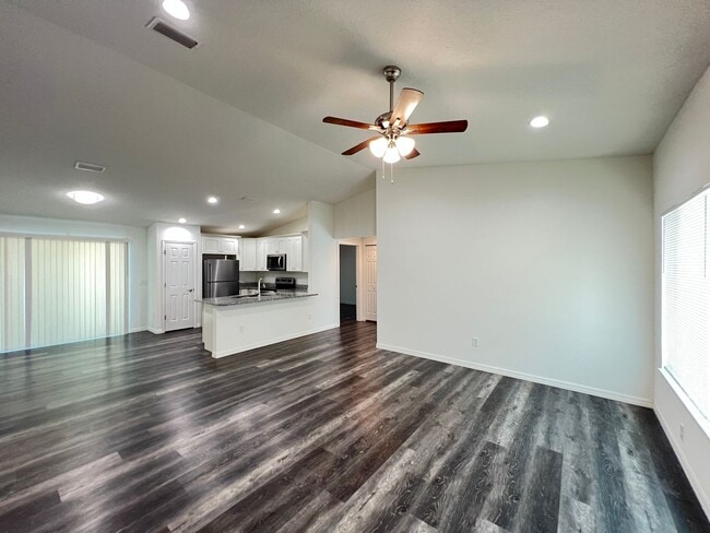 Building Photo - BEAUTIFUL 3 Bd/2Ba in Ocala!!