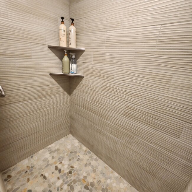 Pebble floor - 1592 E 1510 S