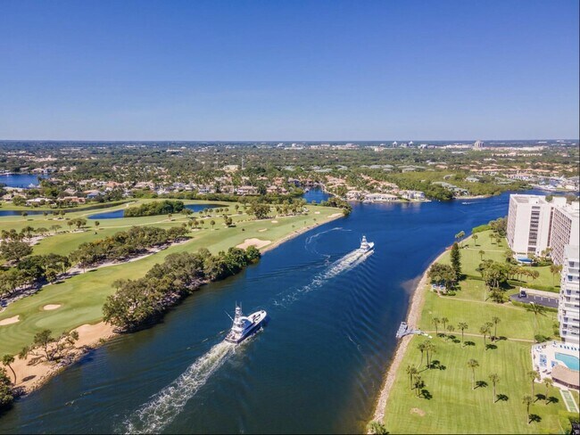 Foto del edificio - 304 Golfview Rd