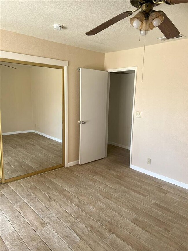 Building Photo - Call Vaughn Realty Property Management (76...
