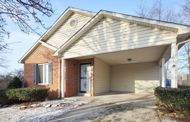 Building Photo - 105 Cobblestone Ct