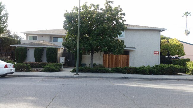 Building Photo - 956 Paula St