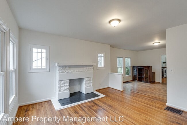 Foto del edificio - 2 br, 1 bath House - 209 N Germantown Rd