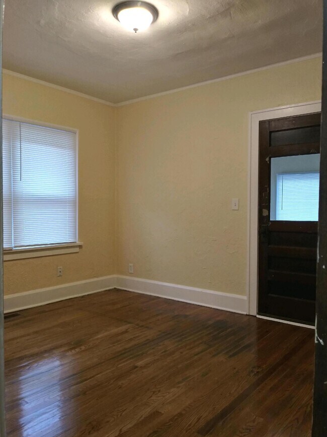 Foto del edificio - 2202 Auburn St