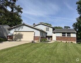 Building Photo - 833 James Dr