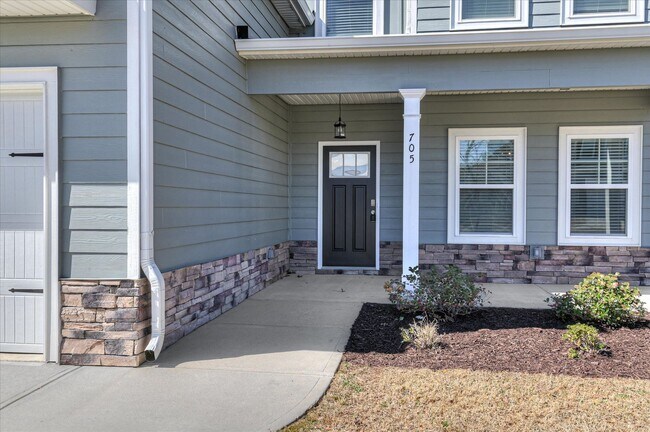 Building Photo - 705 Navan Ln