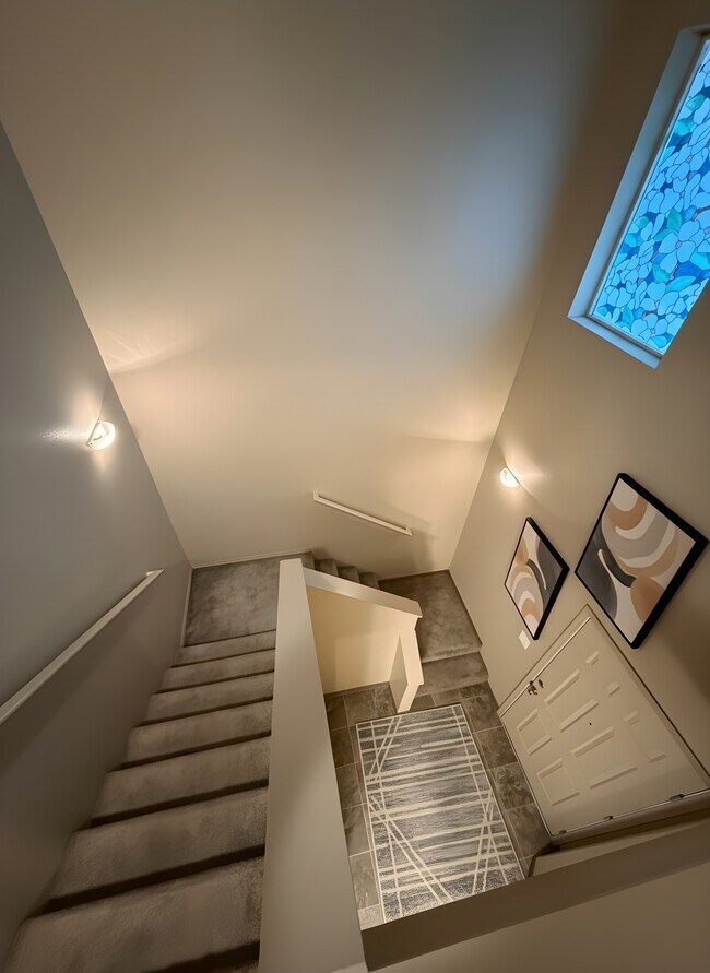 Building Photo - 1048 Ridgefield Ct
