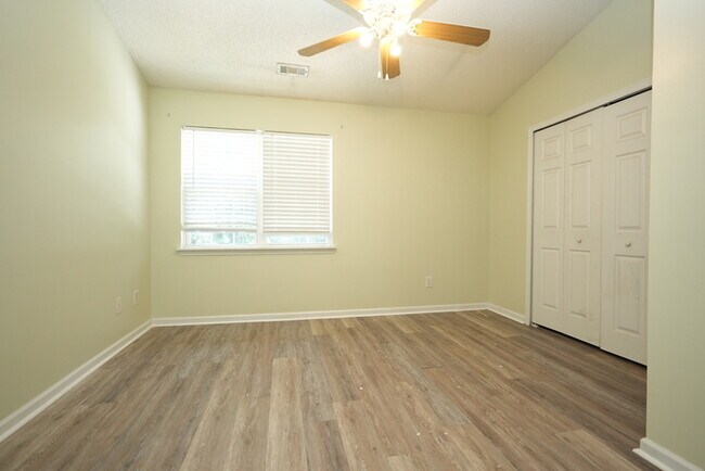 Foto del edificio - A charming house w/ 2 beds and 2 bath