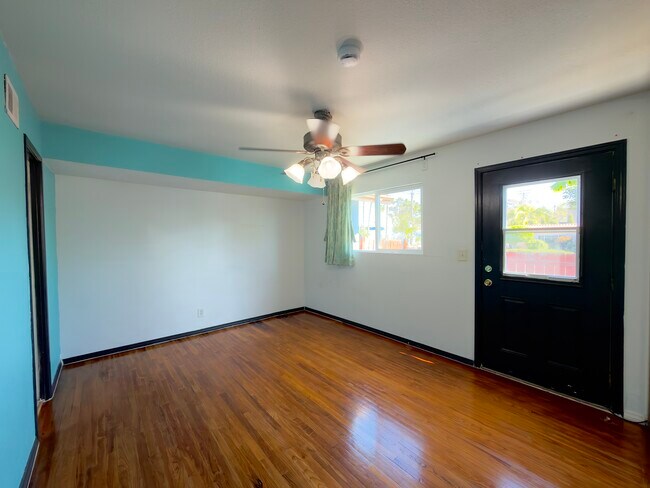 Foto del edificio - 7091 Eckstrom Ave