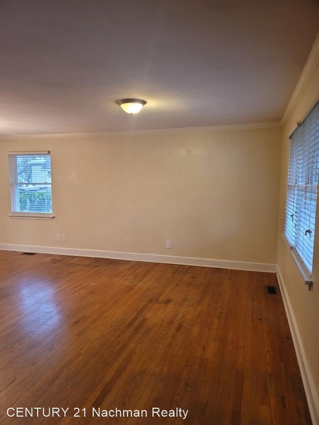 Building Photo - 3 br, 2 bath House - 6212 Powhatan Avenue