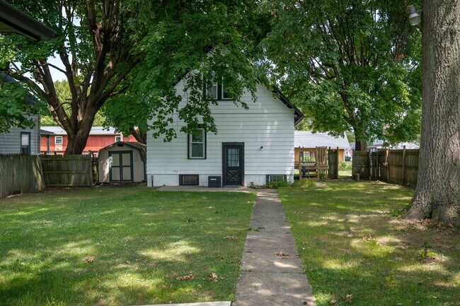 Foto del edificio - Spacious & Fully Renovated 3-Bedroom Home Near Downtown Hartville, OH