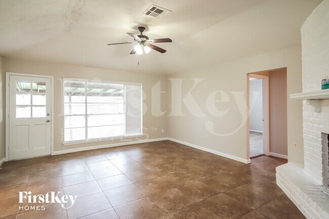 Foto del edificio - 10411 Cedar Towne Ln