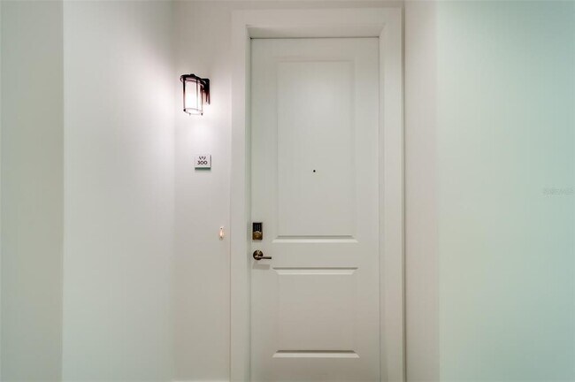 Foto del edificio - 300 150th Ave