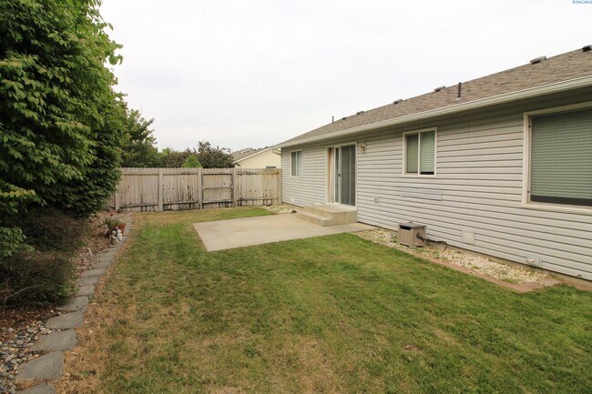 Foto del edificio - 3 bed, 2 bath home in Richland