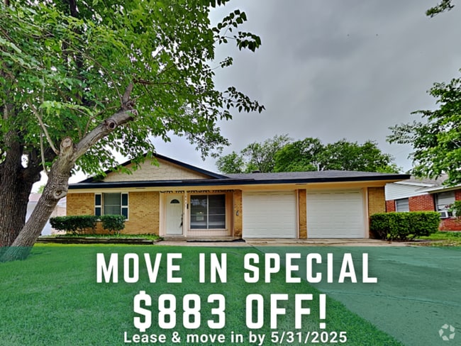 Building Photo - 4427 Live Oak Dr