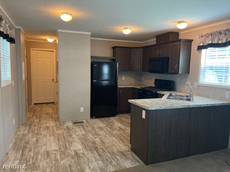 Primary Photo - 3 br, 2 bath Mobile Home - 45 W Manor St