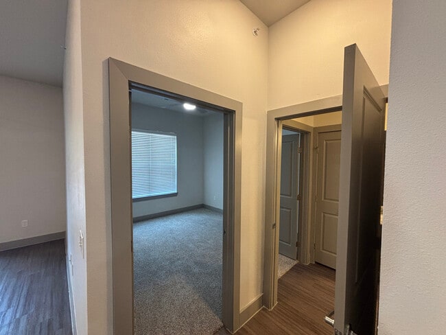 Building Photo - 1050 Wittenburg