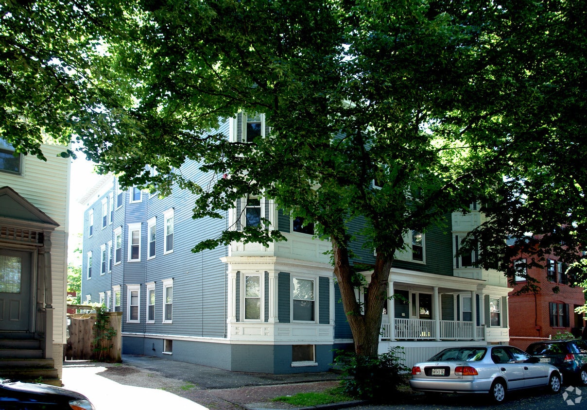 Building Photo - 137-139 Neal St