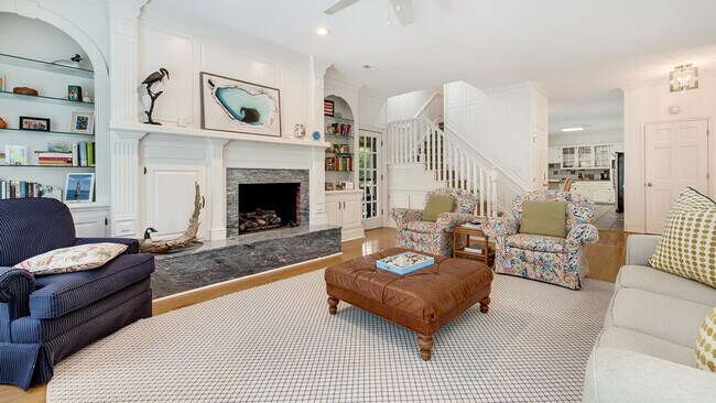 Foto del edificio - 546 Collins Meadow Dr