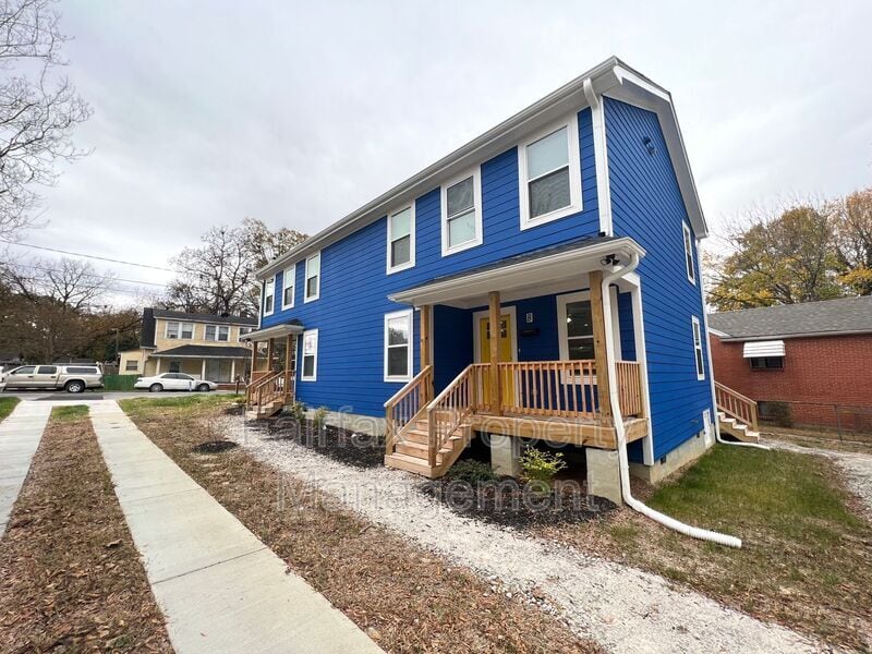 Primary Photo - 2109 Hart St