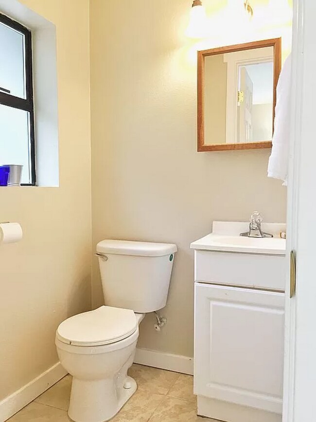 Baño 1 - 20924 59th Pl W