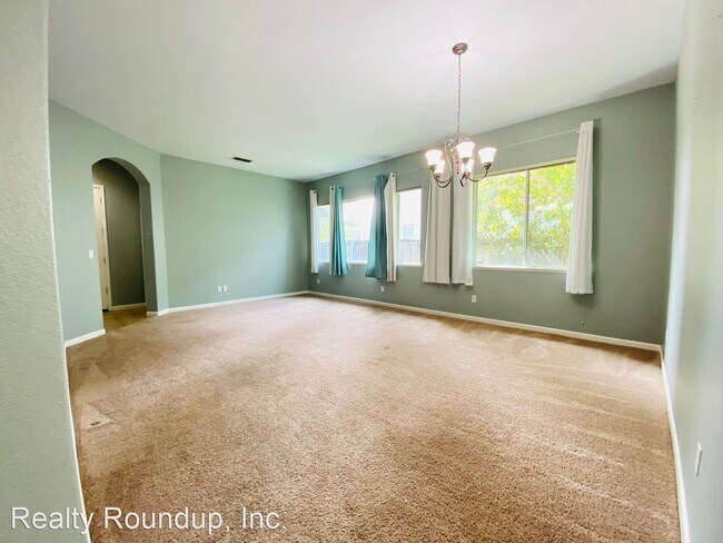 Building Photo - 4 br, 2 bath House - 9748 Roedell Way