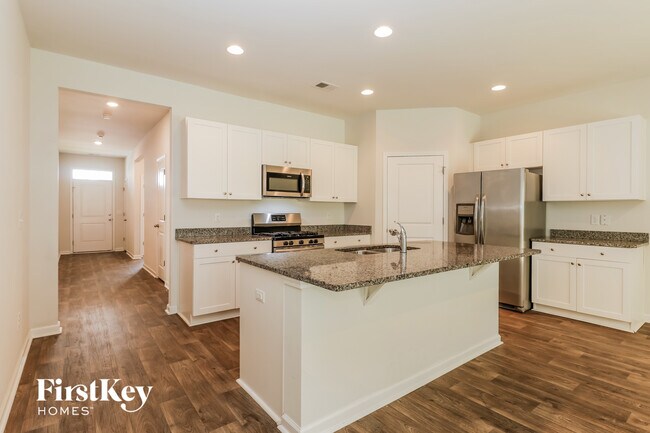 Foto del edificio - 544 Wayton Cir