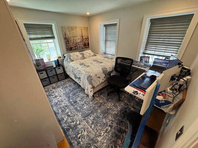 Bedroom 1 - 190 Sydney St
