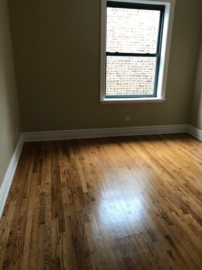 Building Photo - 6612 S Kenwood Ave