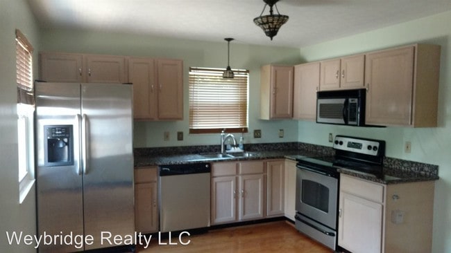 Building Photo - 2 br, 2.5 bath House - 922 Weninger Circle