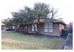Building Photo - 2946 Allister St