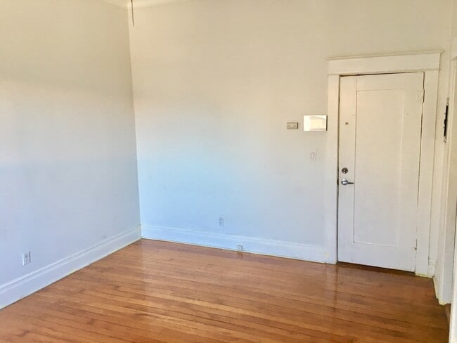 Building Photo - The Marquis