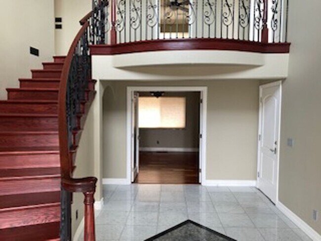 Foto del edificio - 4145 Dry Creek Rd