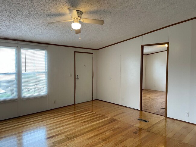 Foto del edificio - Three Bedroom Trailer Home in Rhodhiss Wit...