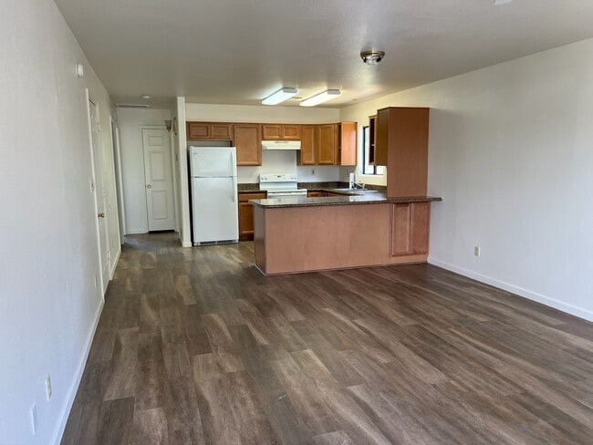 Building Photo - 6086 N Peak Cir