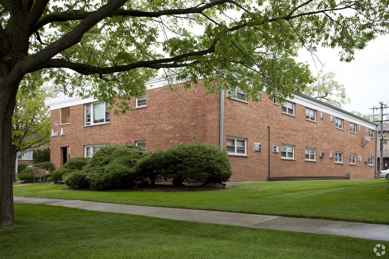 Building Photo - 1143 David Dr