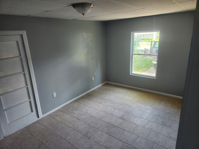 Building Photo - 11412 E 78th Ter