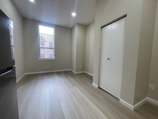 Foto del edificio - 1012 Grant Ave