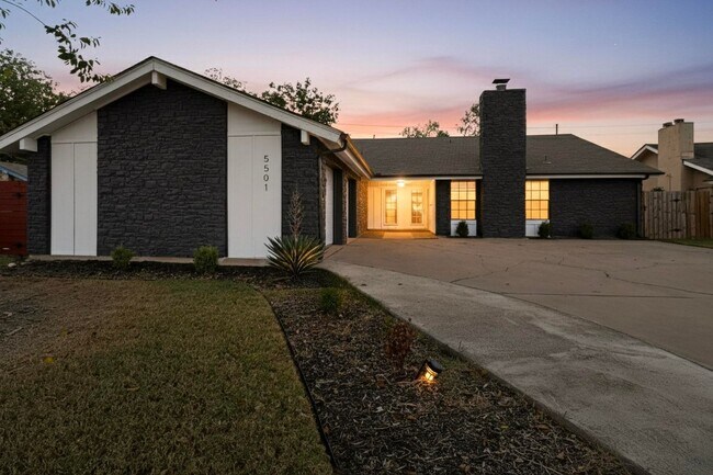 Foto del edificio - 5501 Purple Sage Dr