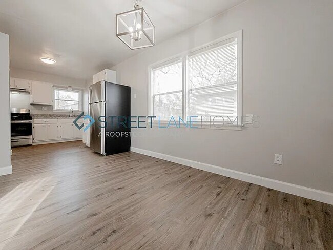 Building Photo - 1229 Northdale Ave