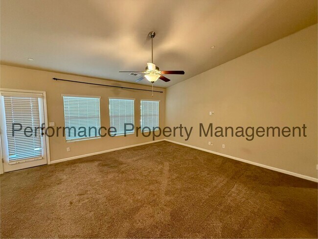 Foto del edificio - 9024 Selma St