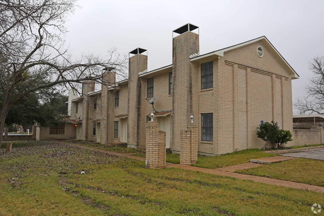 Primary Photo - City Lake Townhomes