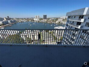 Building Photo - 137 Golden Isles Dr
