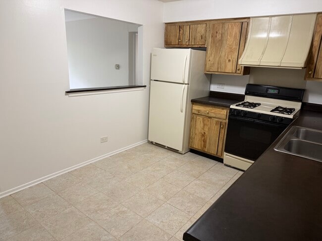 Kitchen - 1332 E Ports O Call Dr