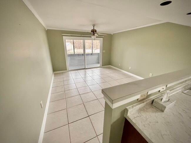 Building Photo - 1404 Tailrace Dr