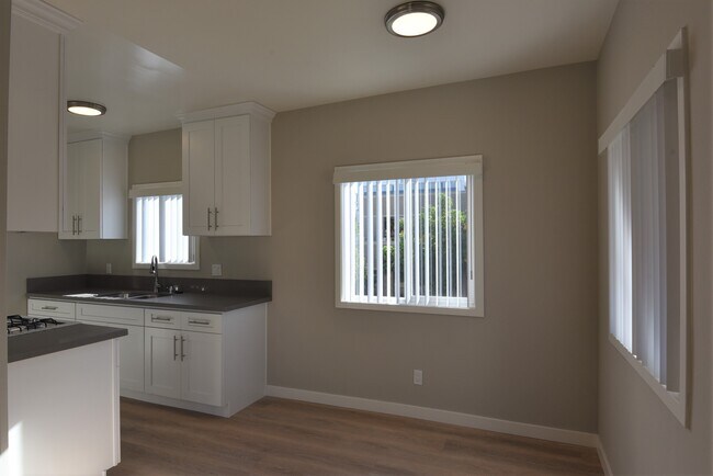 Building Photo - 345 E San Jose Ave