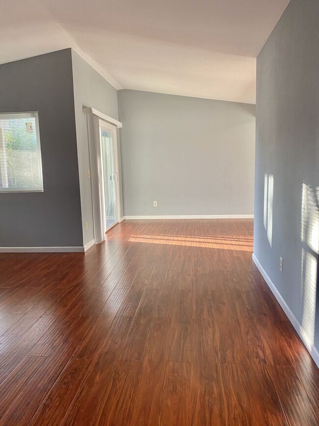 Building Photo - 5360 Kevinberg Dr