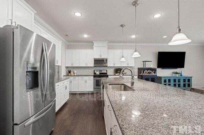 Building Photo - 311 Fenella Dr